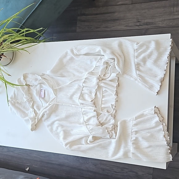 Urban Outfitters Sweaters - Urban Outfitters White Cropped Sweater